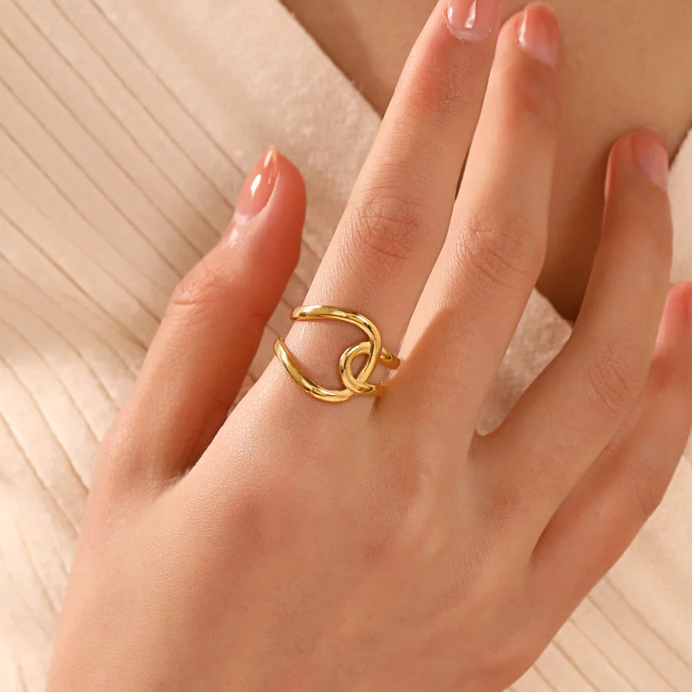 Bague en acier inoxydable de couleur or en forme de cœur pour femmes, bague à motif creux pour le doigt, bijoux étanches, cadeau pour petite amie, bijoux pour femme, anneaux