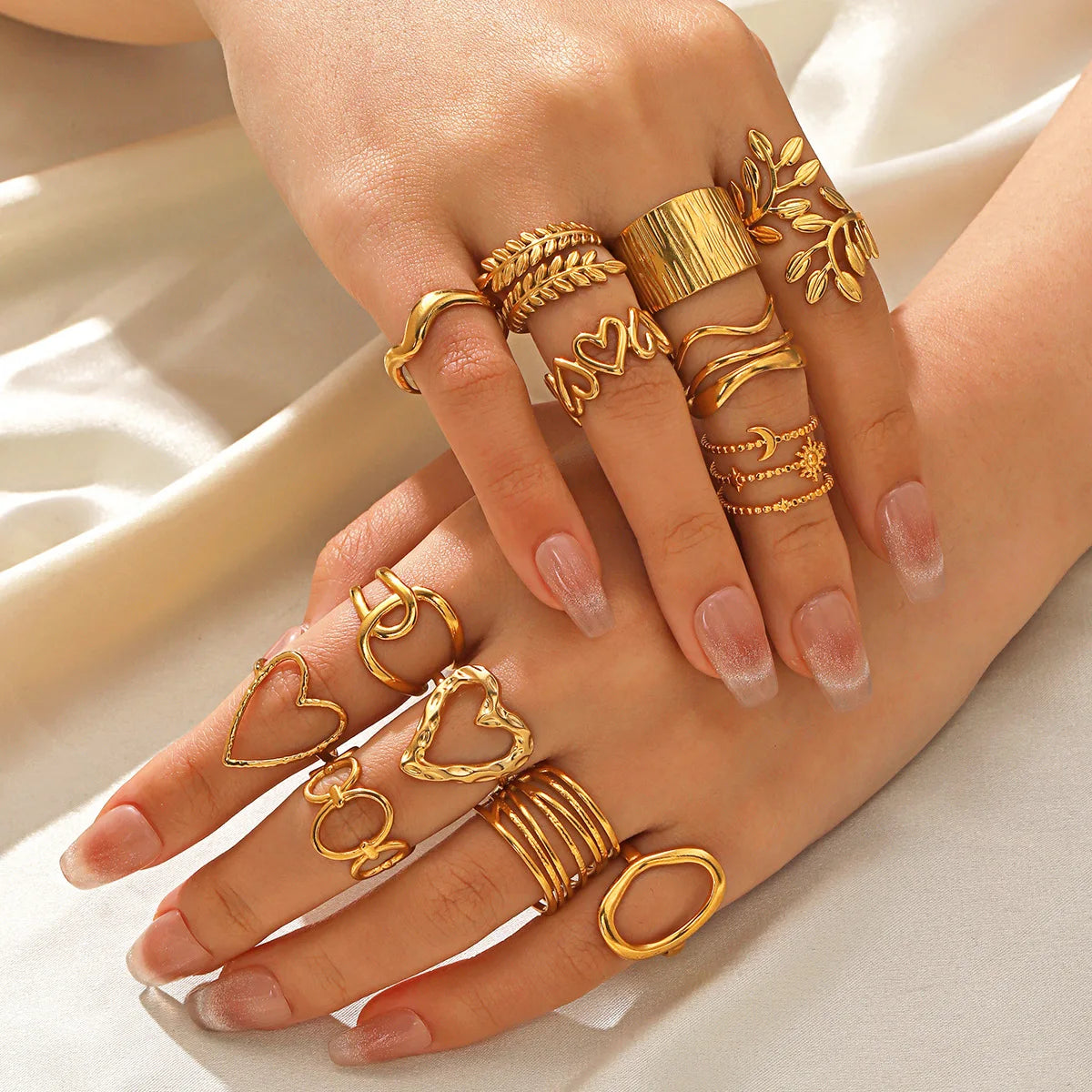 Bague en acier inoxydable de couleur or en forme de cœur pour femmes, bague à motif creux pour le doigt, bijoux étanches, cadeau pour petite amie, bijoux pour femme, anneaux